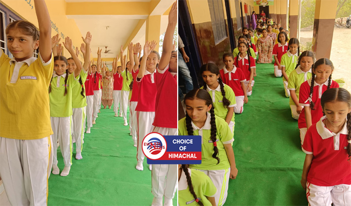 आरएनटी पब्लिक हाई स्कूल रैंखा में मनाया योग दिवस