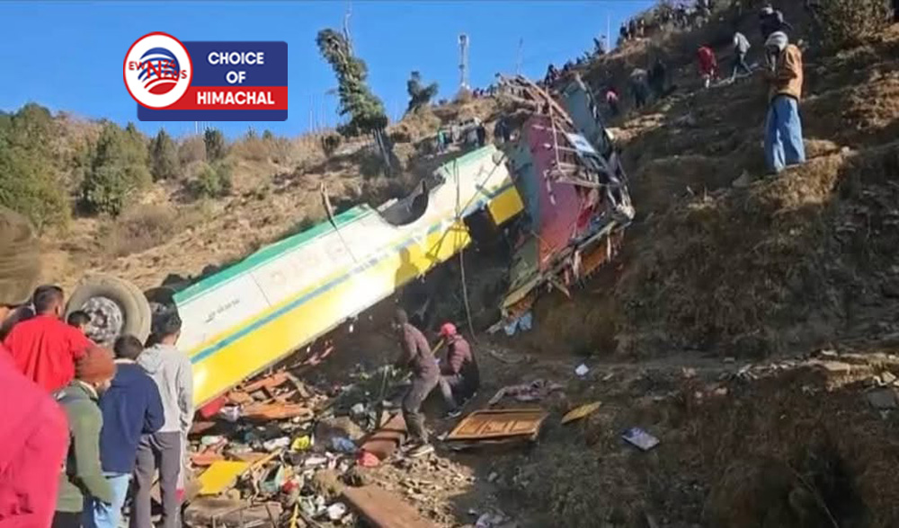 हरिपुरधार हादसा : अब तक 12 यात्रियों ने गंवाई जान, 33 गंभीर-IGMC रेफर