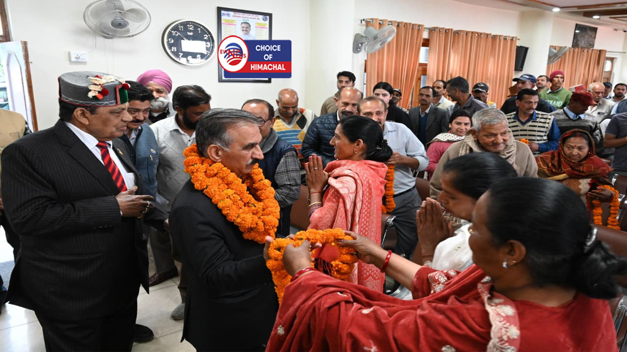 कंडाघाट नगर पंचायत को डिनोटिफाई कर ग्राम पंचायत बनाने की उठी मांग, सीएम से मिले लोग