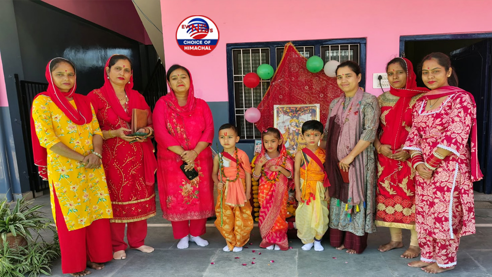 RNT पब्लिक हाई स्कूल रैंखा में धूमधाम से मनाई दुर्गा अष्टमी, भक्तिमय गीतों और जयकारों से गूंजा प्रांगण