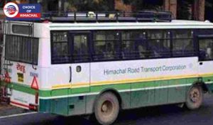 शिमला घूमने आए पर्यटकों की कार HRTC बस से भिड़ी, दो लोग घायल
