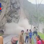 किन्नौर : भावानगर के समीप पहाड़ी से गिरी चट्टानें और मलबा, एनएच-5 बंद