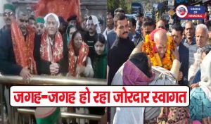 मंत्री बनने के बाद कांगड़ा दौरे पर चंद्र कुमार : ज्वालामुखी-बज्रेश्वरी मंदिर में नवाया शीश