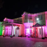 शिमला : रंग बिरंगी लाइट्स से जगमगाता मुख्यमंत्री सुक्खू का सरकारी आवास